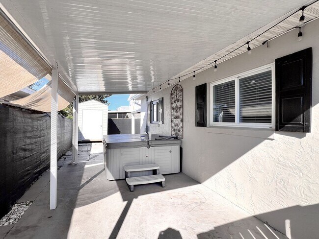 Building Photo - Two-Bedroom Home with Flex Room off Lake D...