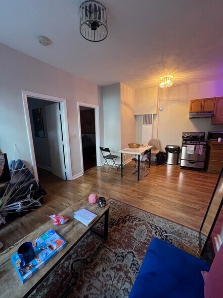 Building Photo - 145 Endicott St