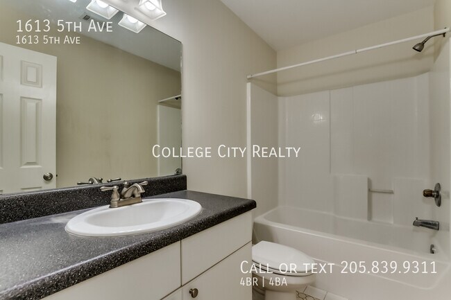 Building Photo - 1613 5th Ave