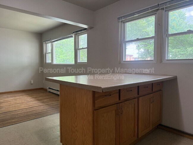Building Photo - 2814 8th St N
