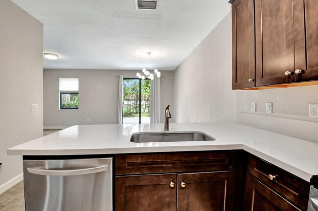 Building Photo - 12994 Anthorne Ln