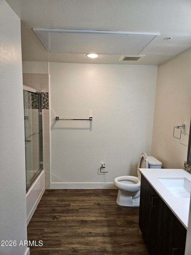 Building Photo - 7981 E Wilshire Dr