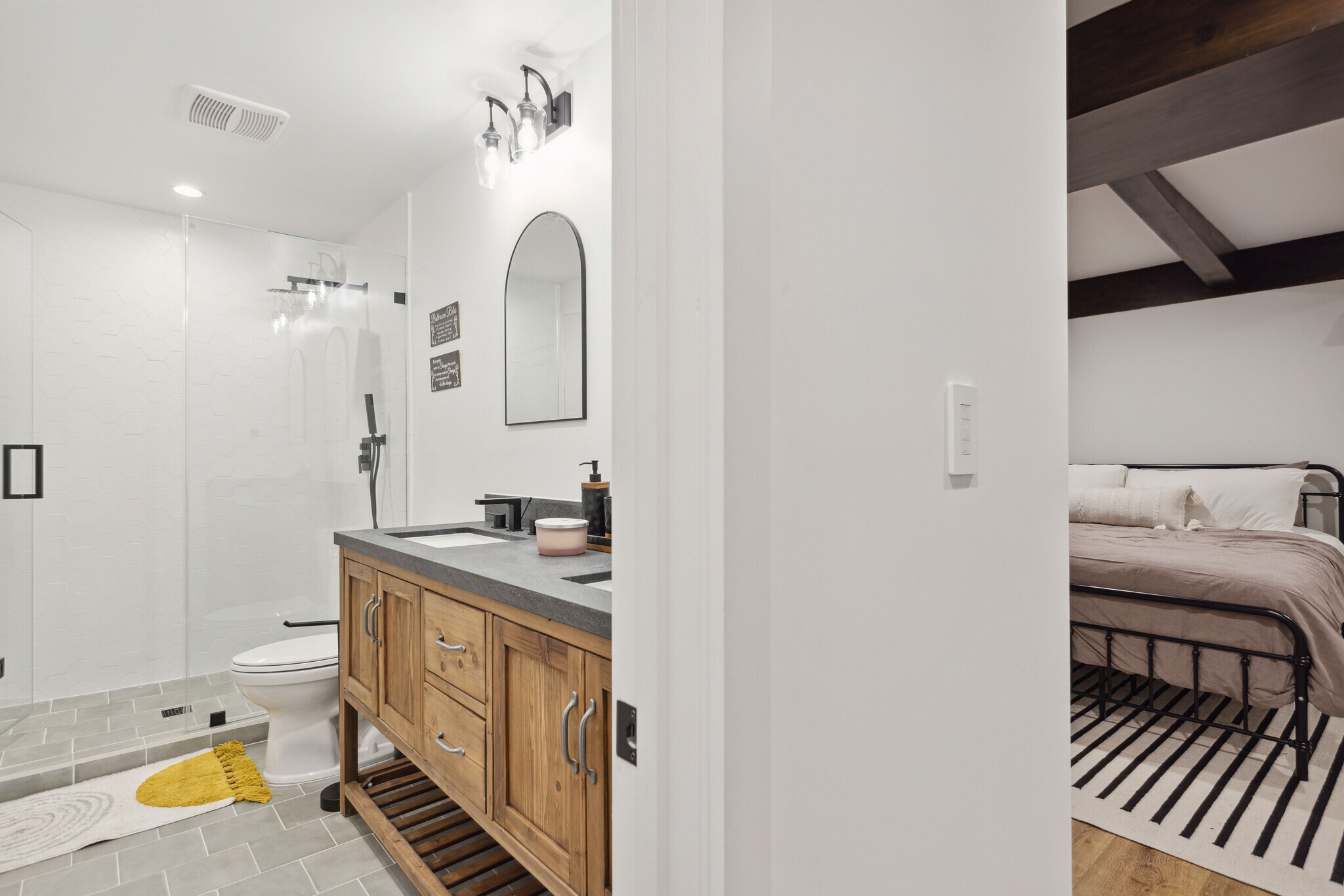 Building Photo - 19119 Ingomar St