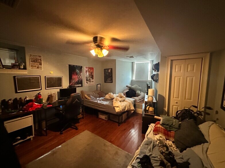 Building Photo - 135 Hillside St