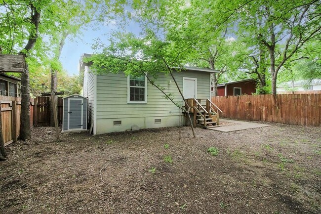 Building Photo - 5411 Hudson St