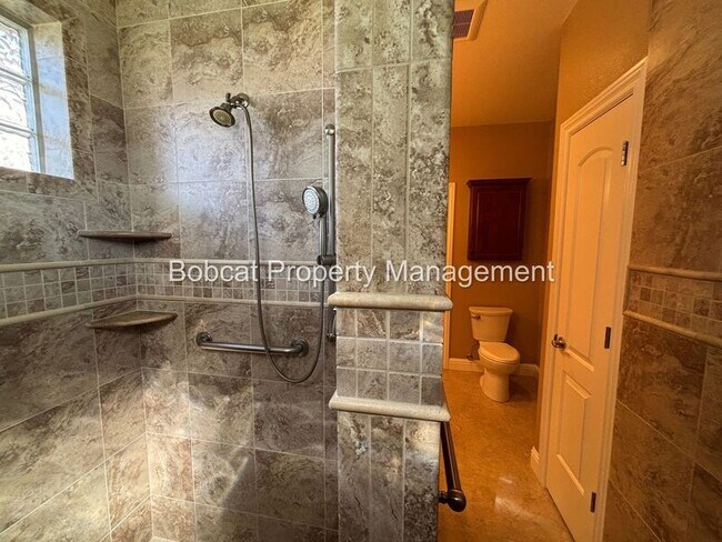 Building Photo - 1360 Turner Ct