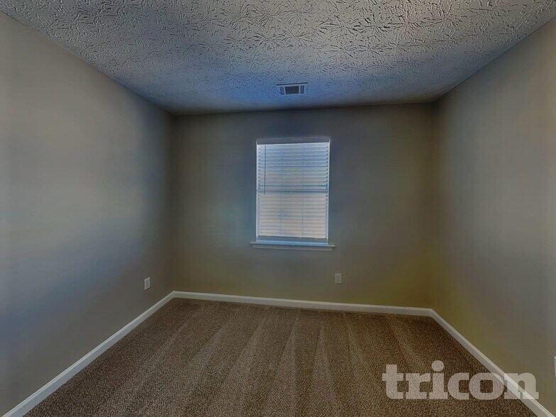 Building Photo - 11906 Fairway Overlook