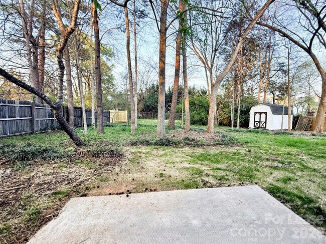 Building Photo - 6722 Stillmeadow Dr