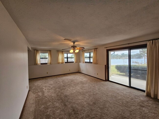 Building Photo - Peaceful, Entertainer's Dream on the Water...