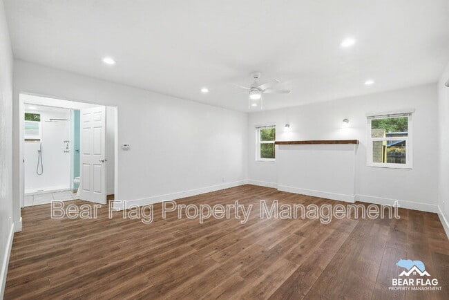 Building Photo - 3351 Albany Way