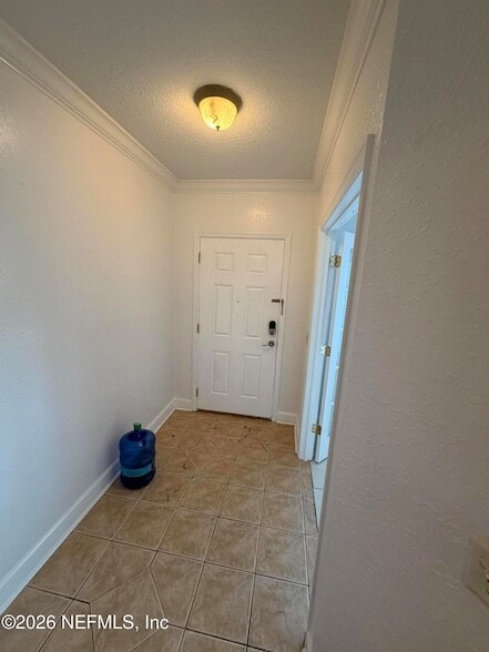 Building Photo - 1915 Lago Del Sur Drive