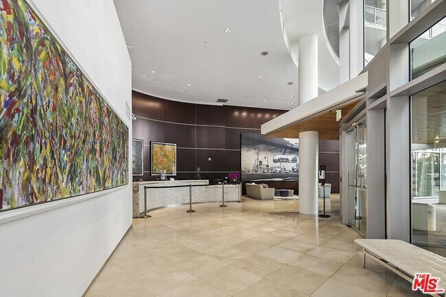 Building Photo - 13700 Marina Pointe Dr