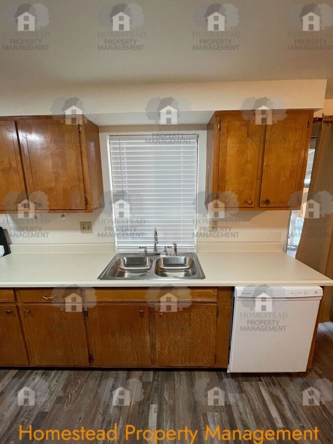 Building Photo - Homestead loves their tenants! 1/2 one months rent!