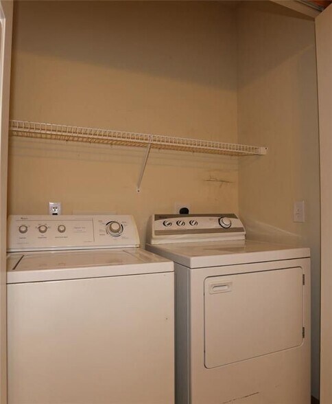 Building Photo - 2323 E Porter Avenue #86