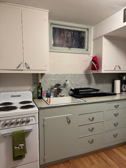 Building Photo - 619 Parkhill Dr