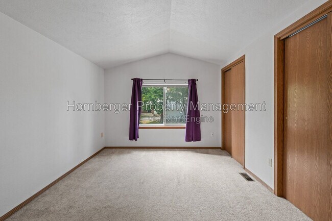 Building Photo - 1603 E 33rd Ave
