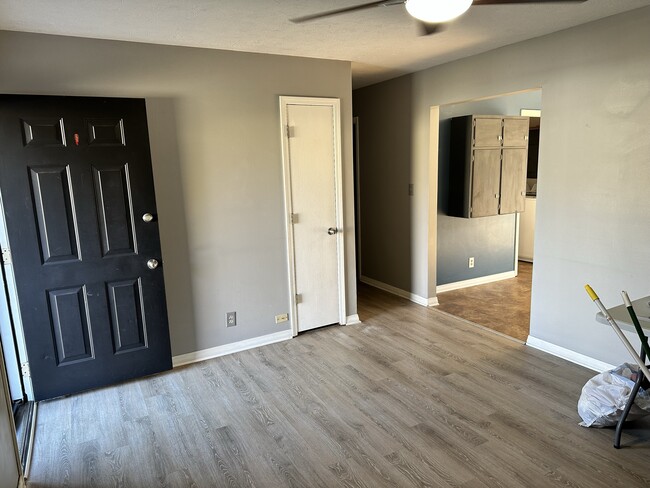 Building Photo - 6415 Bayard Park Dr