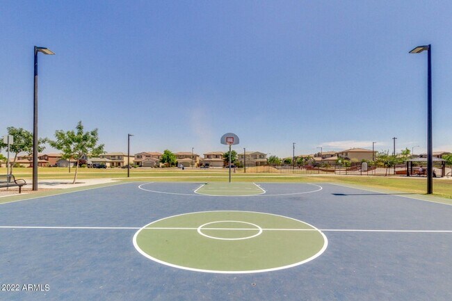 Building Photo - Beautiful 5 bedroom, 3 bathroom home in Surprise AZ