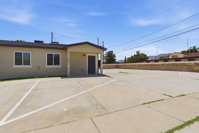 Building Photo - 8761 Lawson -