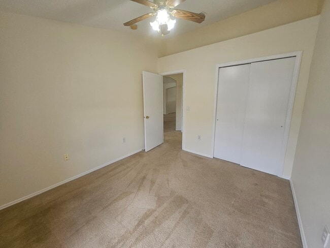 Building Photo - 13415 Fairway Glen Dr