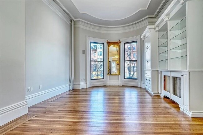 Building Photo - 654 Tremont St