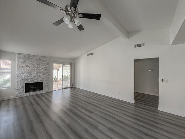 Building Photo - 8423 Palmada Dr