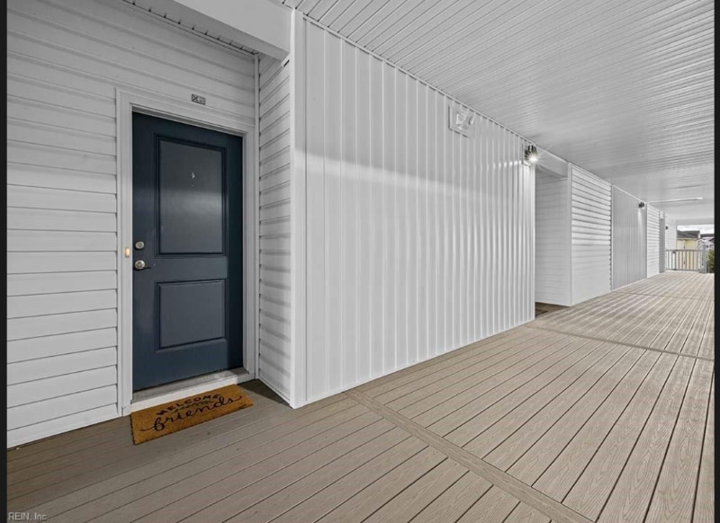 Building Photo - 1725 Dromolin Dr