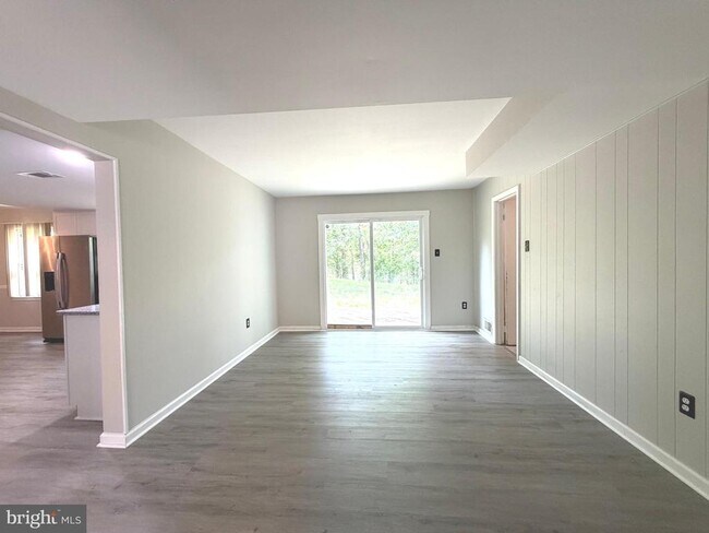 Building Photo - 2063 Red Spruce Ct