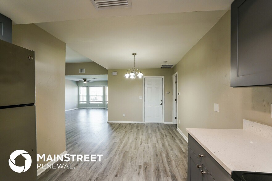 Building Photo - 1411 SE 17th Terrace