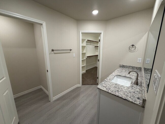 Building Photo - Brand New Construction in Midland!