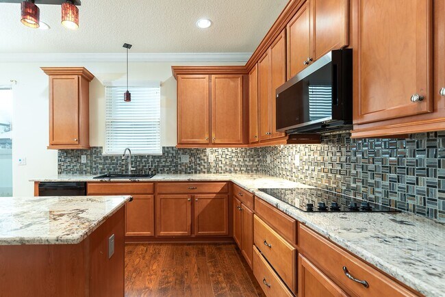 Building Photo - BEAUTIFUL UPDATED 4 bedroom home in great community!