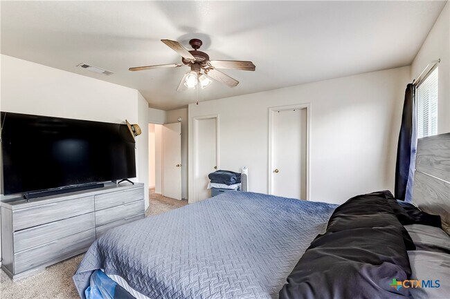 Building Photo - 3413 Traverse Dr