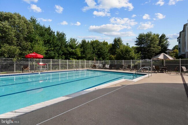 Building Photo - 1518 Enyart Way