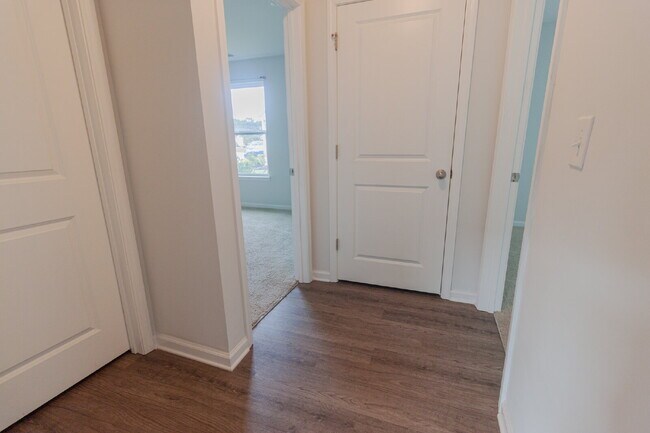 Building Photo - Cozy 3 Bedroom Home with Covered Patio