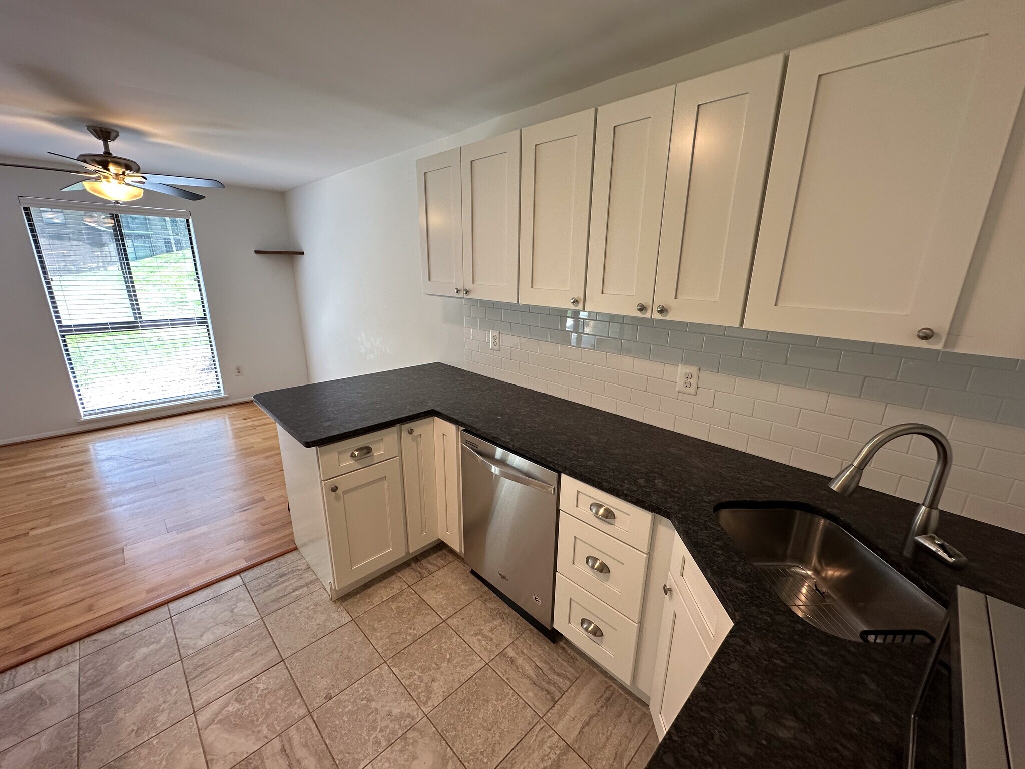 Building Photo - 2052 Royal Fern Ct