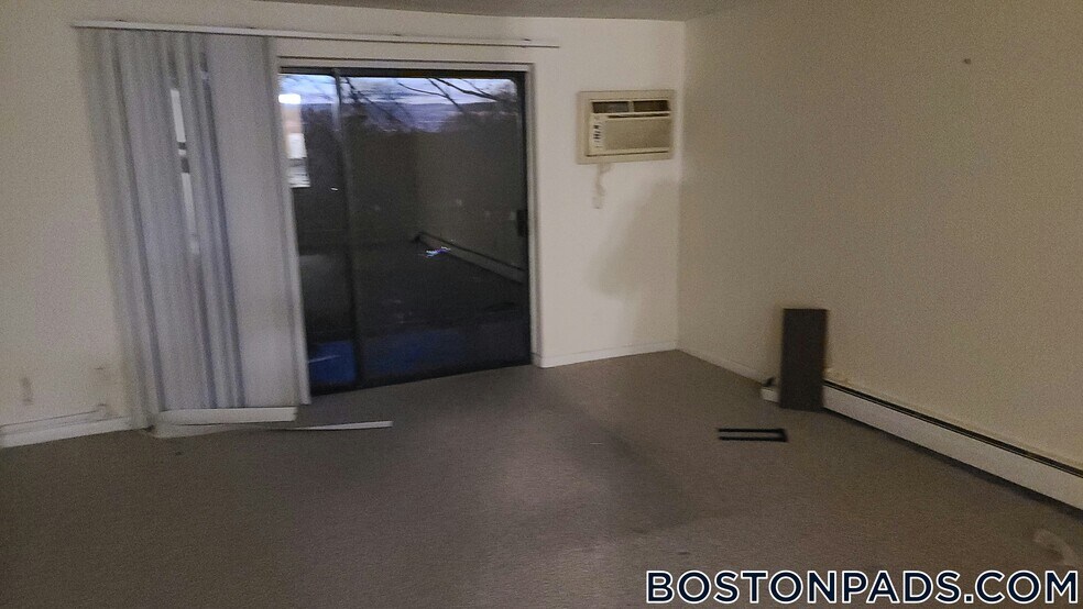 Building Photo - 245 Main St