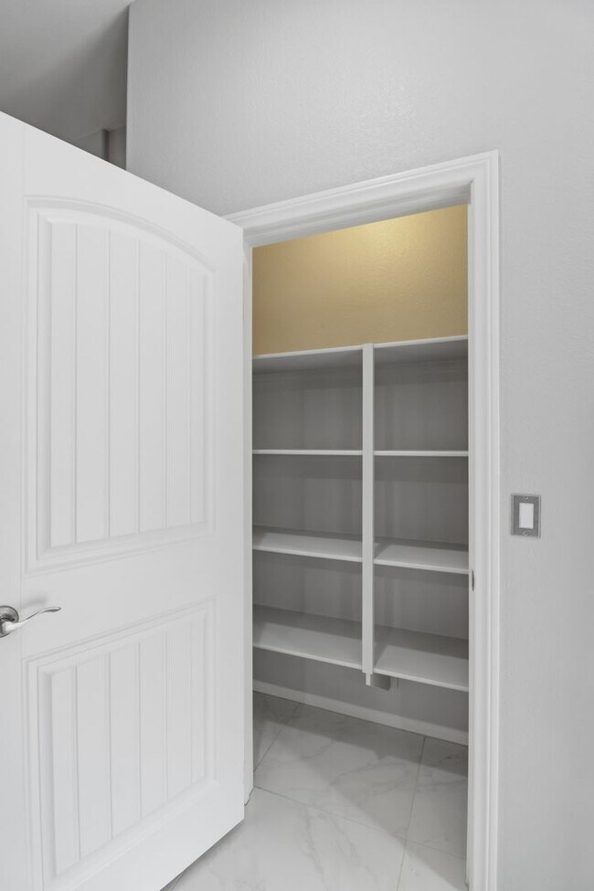 Building Photo - SW!!! Casita!!!! Single Story!!! 4 Bedrooms!!! Gated!!! End or Cut De Sac!!! Community green area...