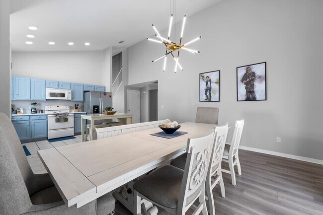 Building Photo - 453 Scrub Jay Way