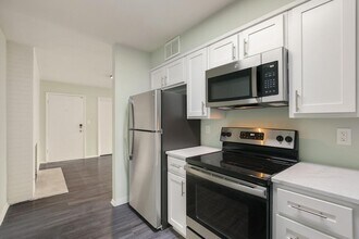 Building Photo - 1202 Pierce St