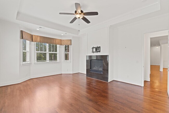 Building Photo - 213 Yellow Jasmine Dr