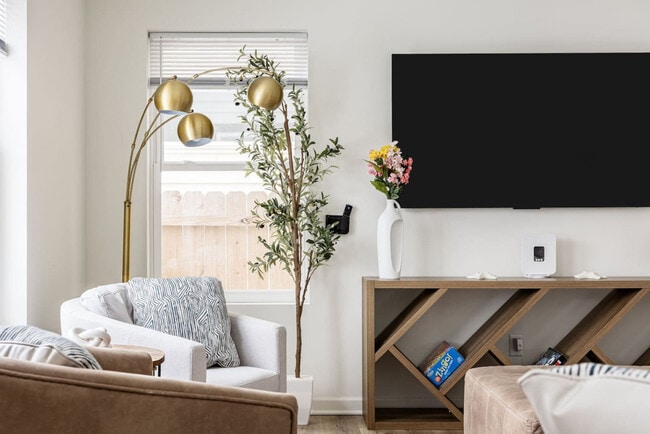 Building Photo - 35 Keystone Ave