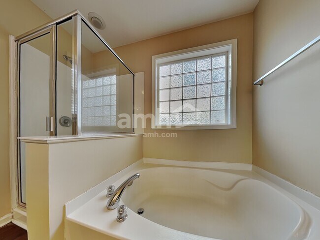 Building Photo - 228 Pearson Pl