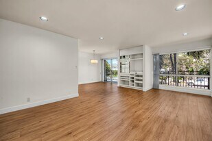 Building Photo - 11656 Montana Ave