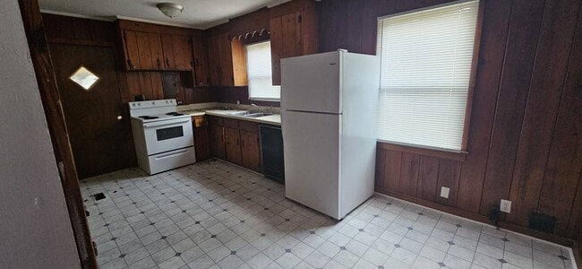 Building Photo - 816 Meridian St