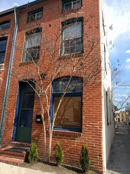 Building Photo - 317 South Washington Street