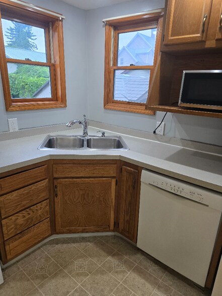 Building Photo - 12 W Mosher St