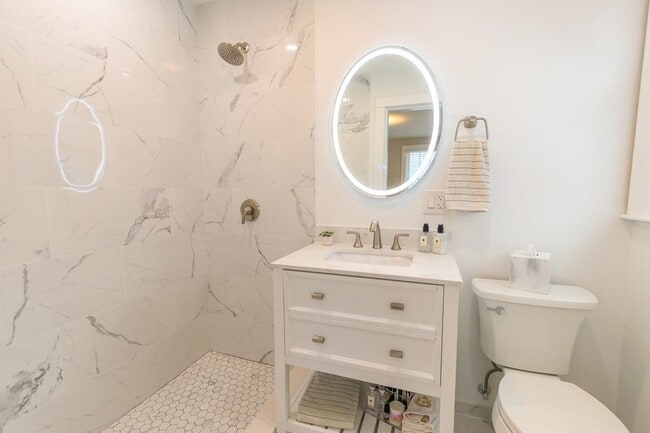 Building Photo - 58 Walnut St