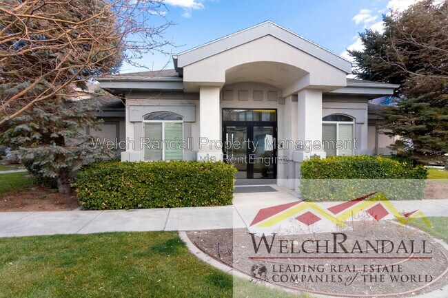 Building Photo - 167 Mountain Peak Dr