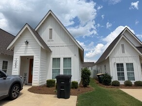 Building Photo - Modern 2BR/2BA Townhome in North Opelika