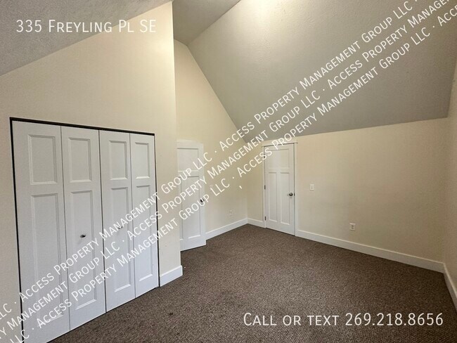 Building Photo - 335 Freyling Pl SE